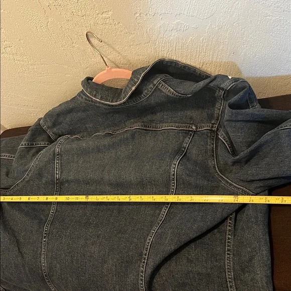 #1386* Deep Blue Jean “ EST.1990 “ Lucky 🍀Brand W/ WHT Art - Picture 4 of 9